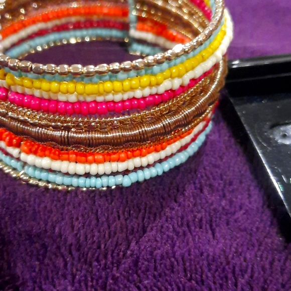 Multi-colored Bracelet&Earrings - Picture 6 of 7